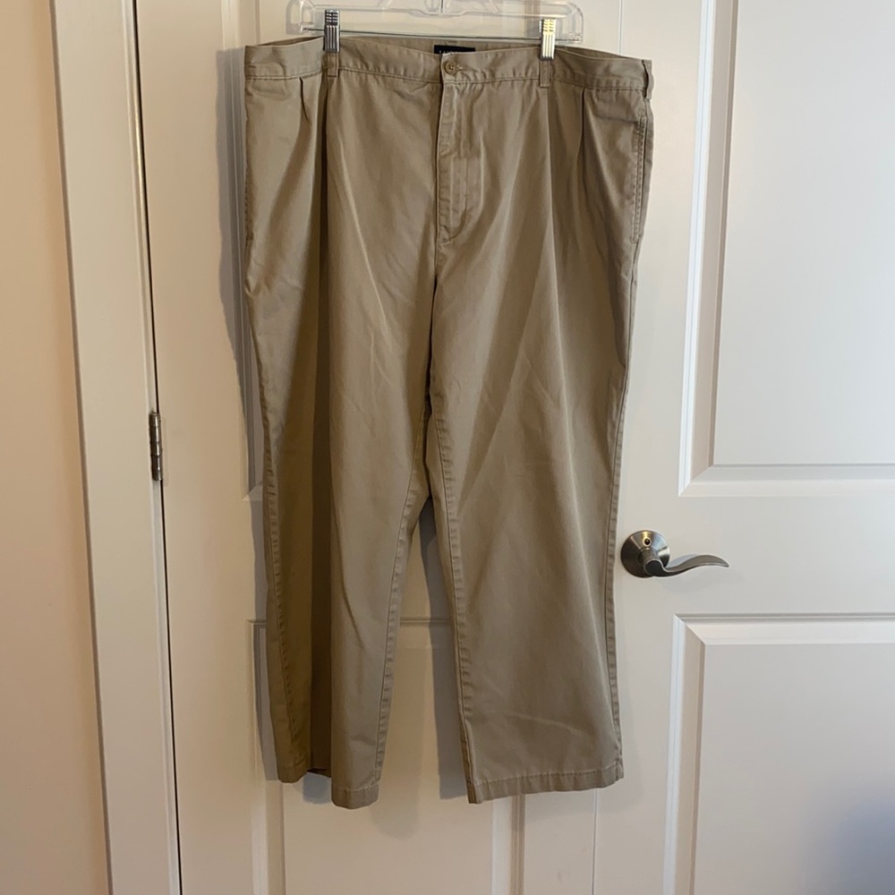 Lands End tan men’s dress pants.  Size 42